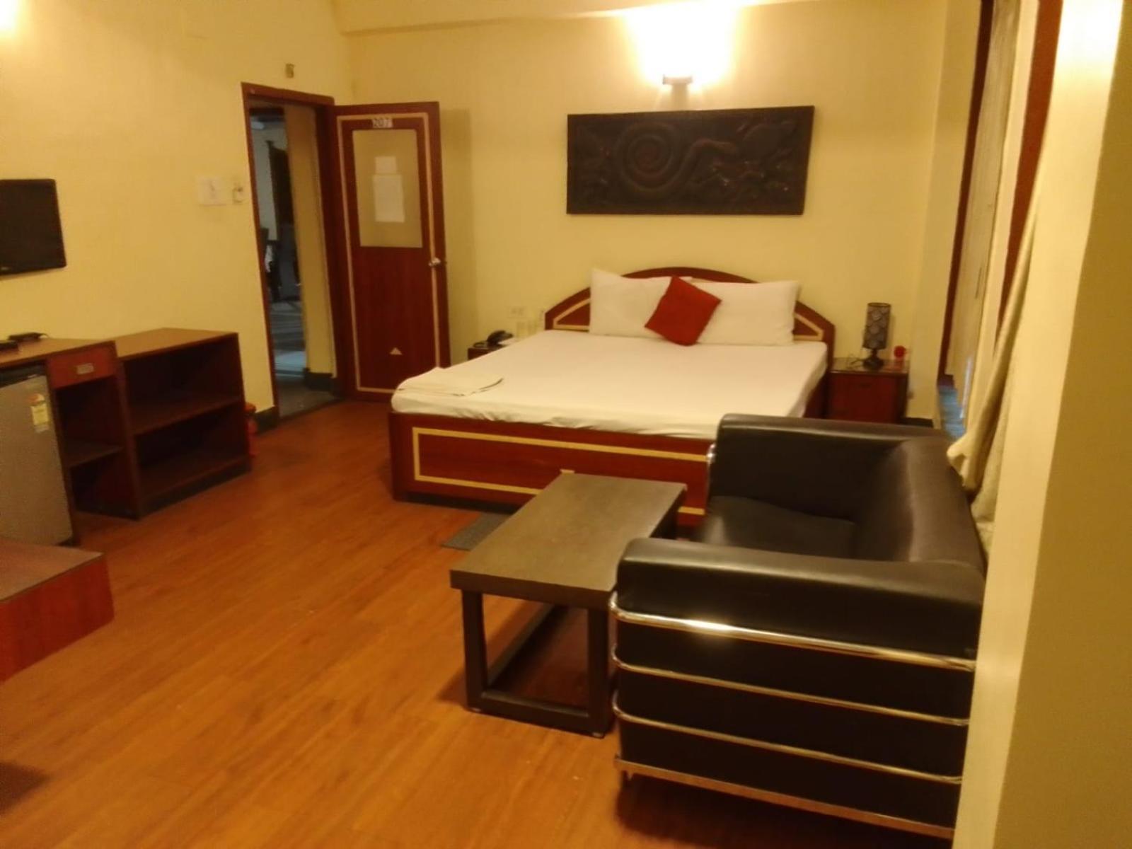 Shivangan Hotel And Banquet Calcutta Buitenkant foto