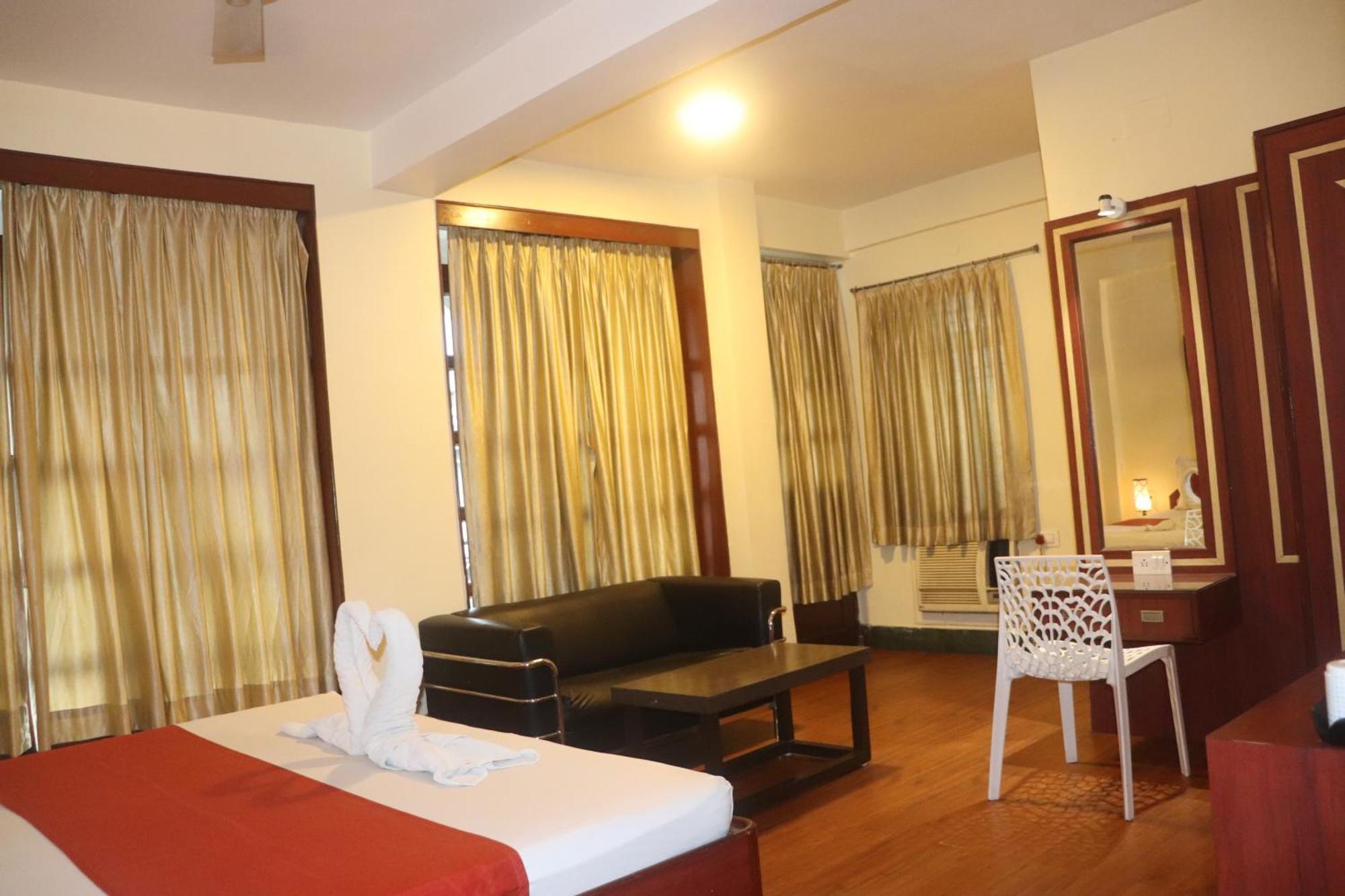 Shivangan Hotel And Banquet Calcutta Buitenkant foto