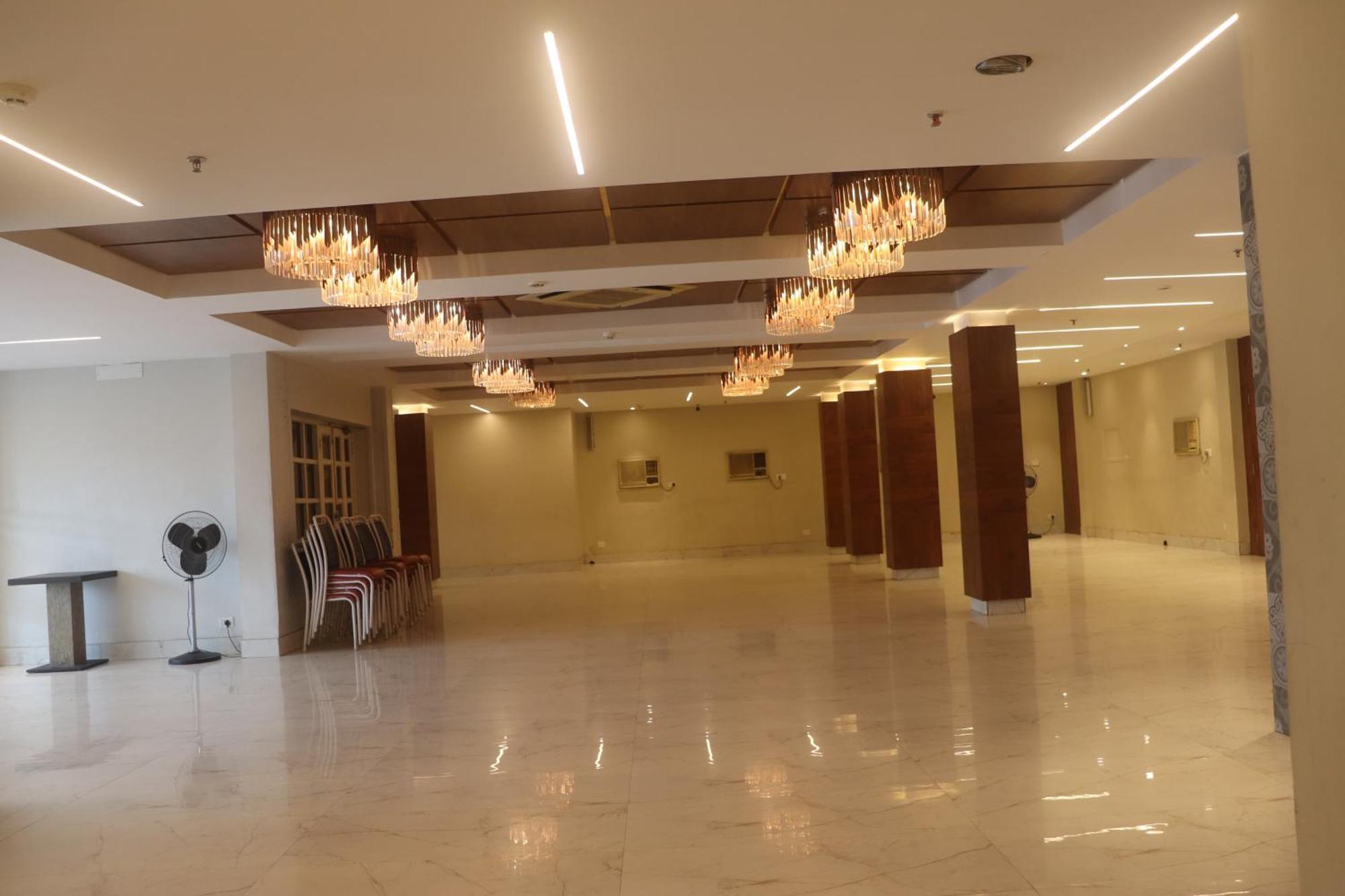Shivangan Hotel And Banquet Calcutta Buitenkant foto